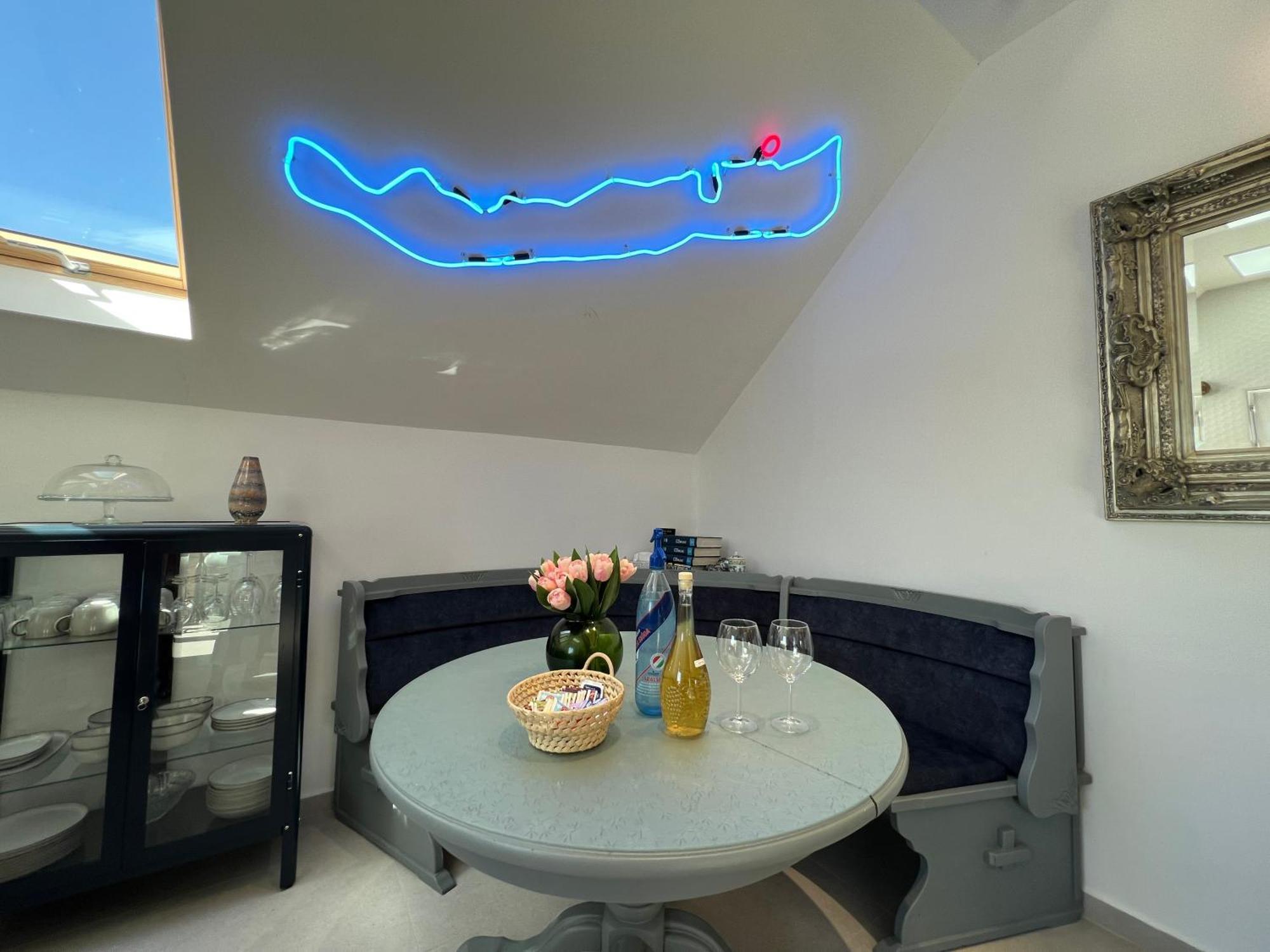 Neon Apartman Csopak Balaton Exteriör bild